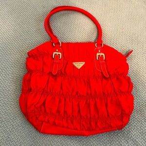 Pergaso! Red! EUC! 15”width! 13”length! Very unique! Gorgeous!